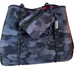 Spacious Black Camo Neoprene Tote Bag for Everyday Use🌿